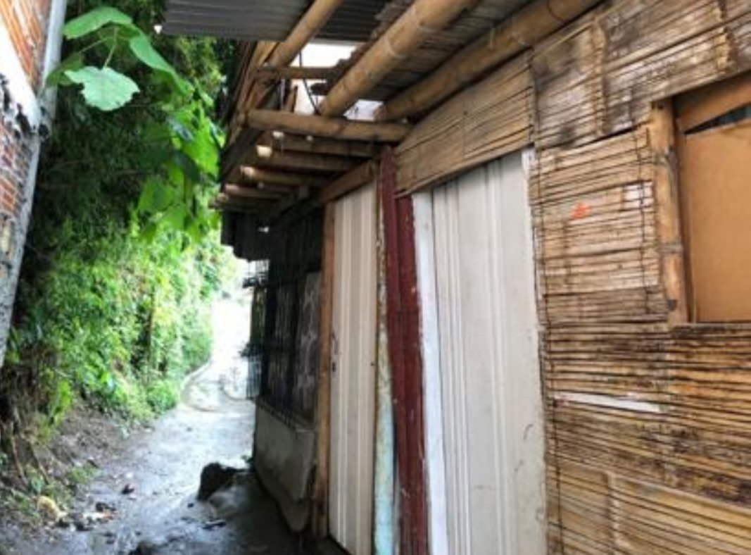 the front doors of homes in colombia